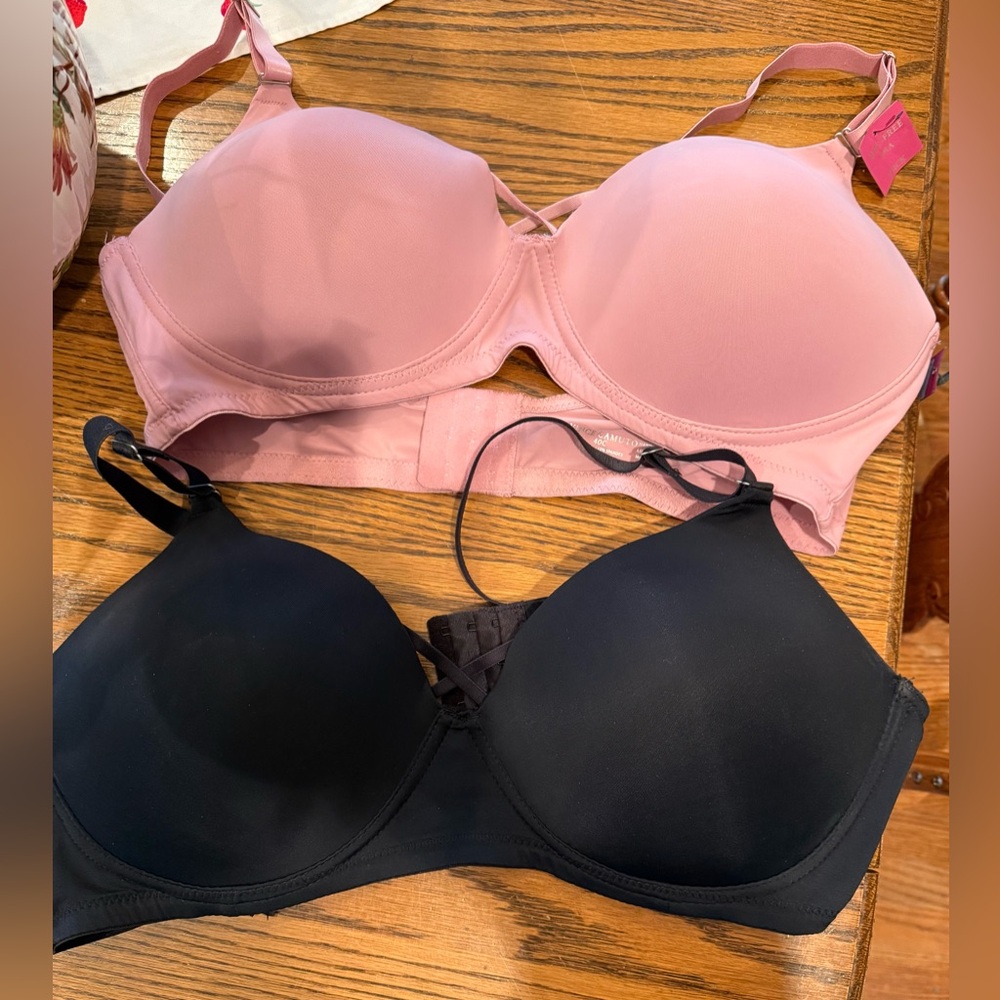 2 NWT  VINCE CAMUTO Black & Pink Bras  40C